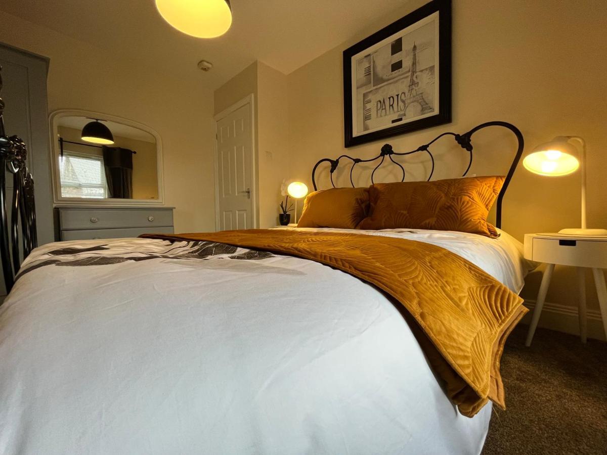 York Centre 2 Bedroom Renovated Flat, 8 Escrick Street מראה חיצוני תמונה