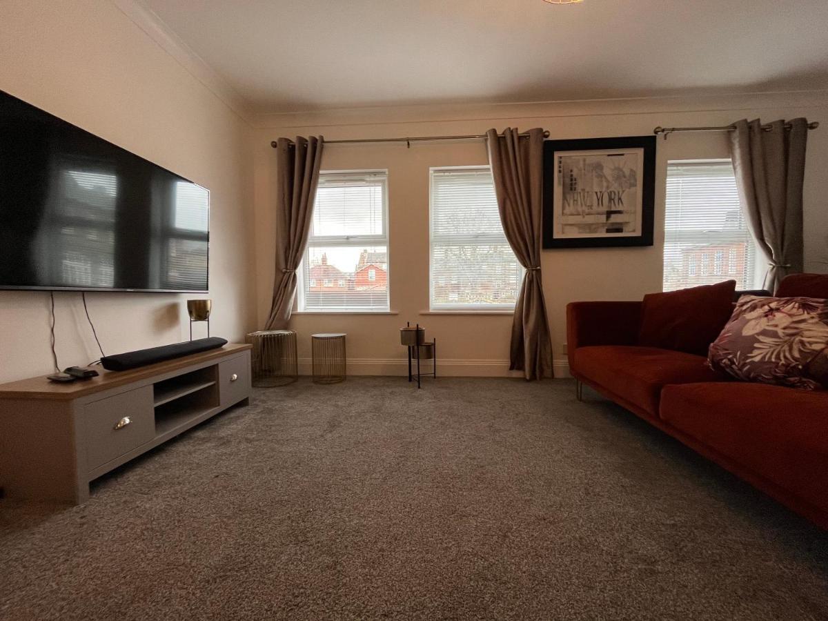 York Centre 2 Bedroom Renovated Flat, 8 Escrick Street מראה חיצוני תמונה