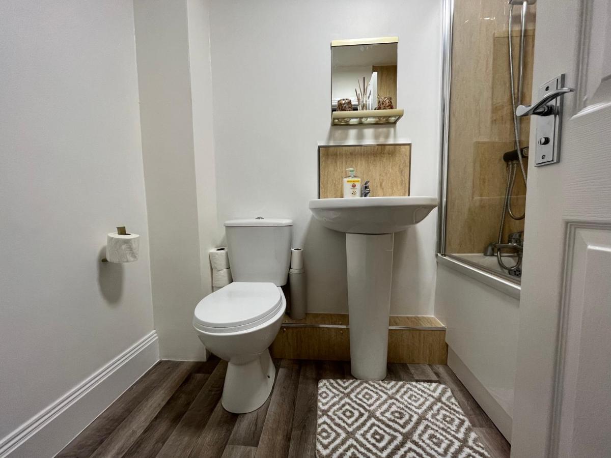 York Centre 2 Bedroom Renovated Flat, 8 Escrick Street מראה חיצוני תמונה
