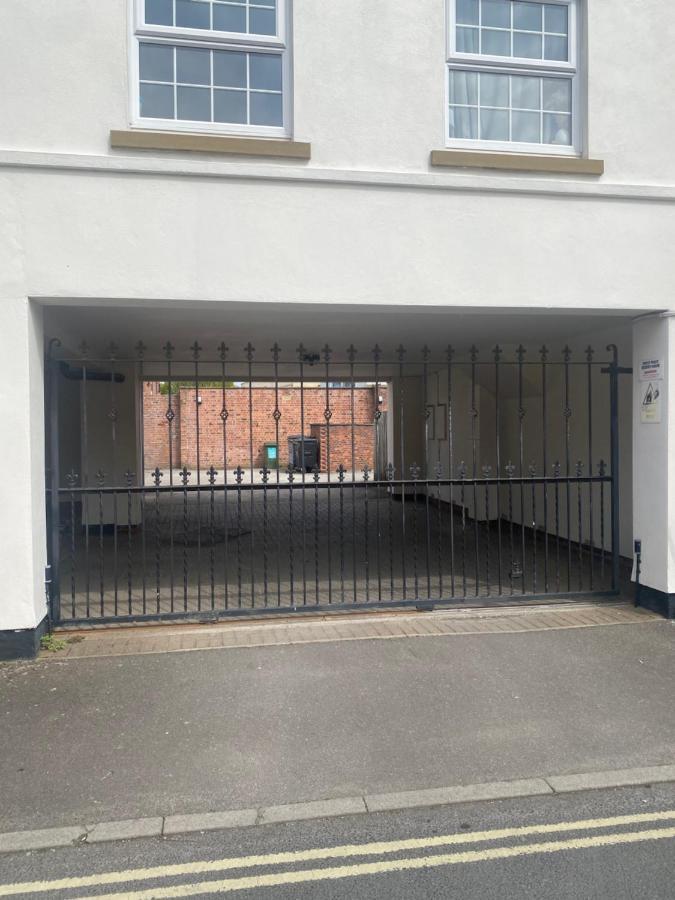 York Centre 2 Bedroom Renovated Flat, 8 Escrick Street מראה חיצוני תמונה